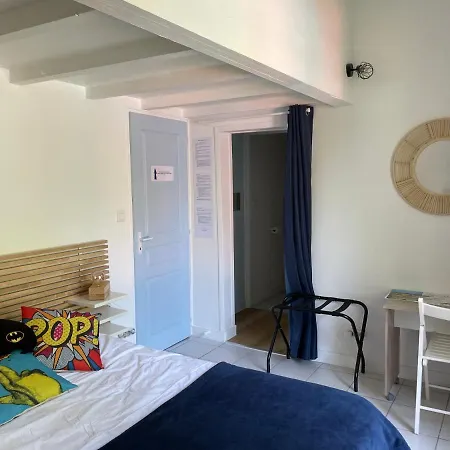 Merig'home Bd Climatisee Dans Maison Avec Piscine Au Calme En Ville, Sdb & Toilettes Prives Bed & Breakfast *