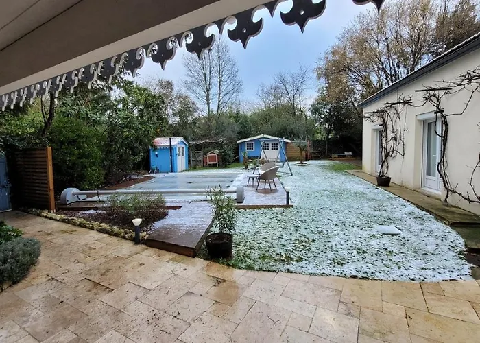 Merig'home Bd Climatisee Dans Maison Avec Piscine Au Calme En Ville, Sdb & Toilettes Prives Bed & Breakfast 3*