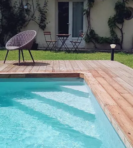 Merig'home Bd Climatisee Dans Maison Avec Piscine Au Calme En Ville, Sdb & Toilettes Prives Bed & Breakfast 3*