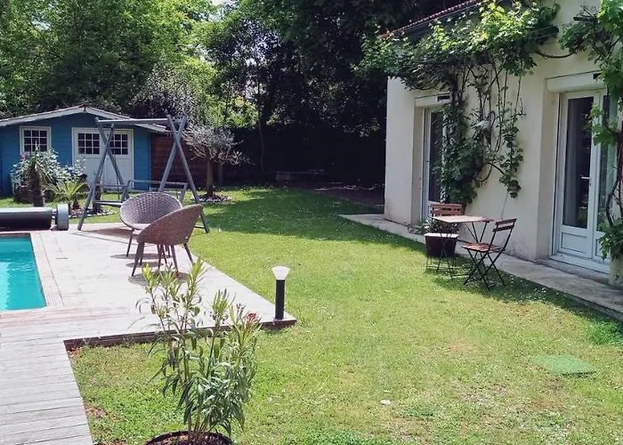 Merig'home Bd Climatisee Dans Maison Avec Piscine Au Calme En Ville, Sdb & Toilettes Prives Bed & Breakfast 3*