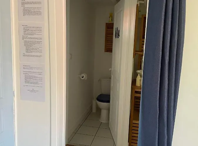 Merig'home Bd Climatisee Dans Maison Avec Piscine Au Calme En Ville, Sdb & Toilettes Prives